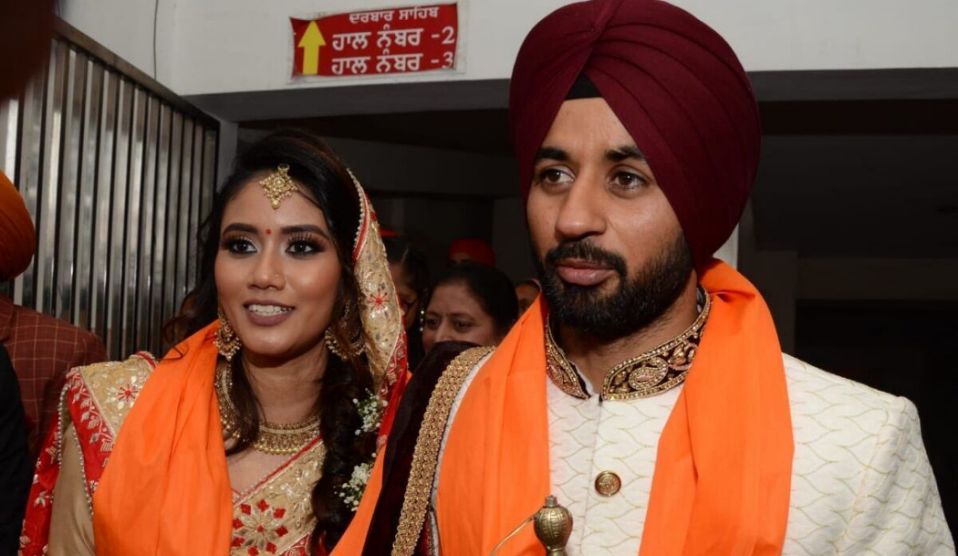 indian-hockey-teams-captain-manprits-love-story-becomes-true-with-malesian-player-married-to-each-other-finally-after-9-year