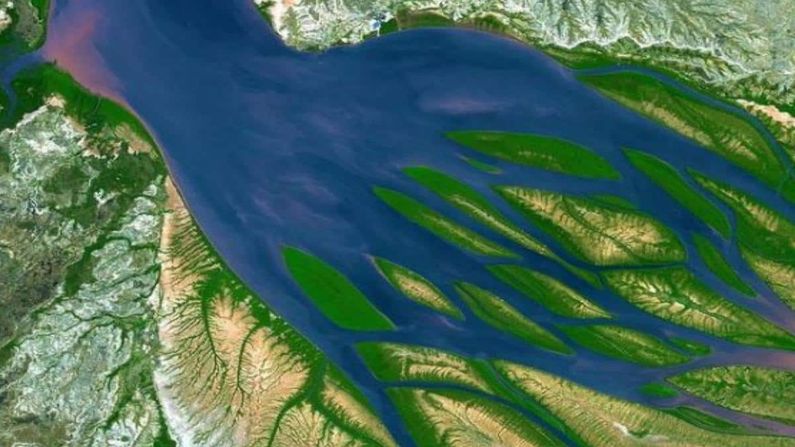 What does the earth look like from space? NASA Reveals Awesome PHOTOS OF EARTH