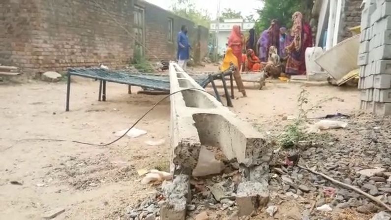 Cyclone Tauktae in Gujarat : A woman died when a power pole fell on her in Patan
