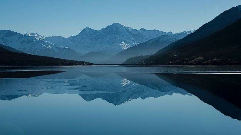 famous-lakes-did-you-know-about-these-5-world-famous-beautiful-and-unique-lakes-one-of-which-is-also-in-india