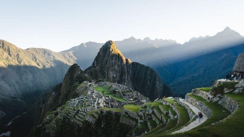 એન્ડીઝ પર્વત (andes mountain) પર સ્થિત માચુ પિચ્ચુ (machu picchu) 15 મી સદીનું શહેર છે જે હજી પણ રહસ્યોથી ઘેરાયેલું છે. આ શહેર વિશ્વના સૌથી પ્રાચીન કલાત્મક નમુનાઓમાંનું એક છે. જો કે, વિશ્વને 20 મી સદીની શરૂઆતમાં તેના વિશે જાણ થઈ. હજી પણ આ શહેરના એક પછી એક નવા રહસ્યો બહાર આવી રહ્યા છે. ચાલો તમને માચુ-પિચ્ચુના કેટલાક રહસ્યો વિશે જણાવીએ.