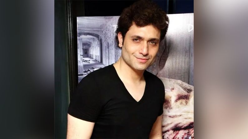 શાઈની આહુજા (Shiney Ahuja): વર્ષ 2011માં શાઈની આહુજા પર તેમની મેડ દ્વારા બળાત્કારનો આરોપ મૂકવામાં આવ્યો હતો. શાઈની દોષી સાબિત થયો અને તેને 7 વર્ષની સજા પણ થઈ. 2015ની ફિલ્મ વેલકમ બેકમાં તેણે એક નાનકડી ભૂમિકા કરી હતી.