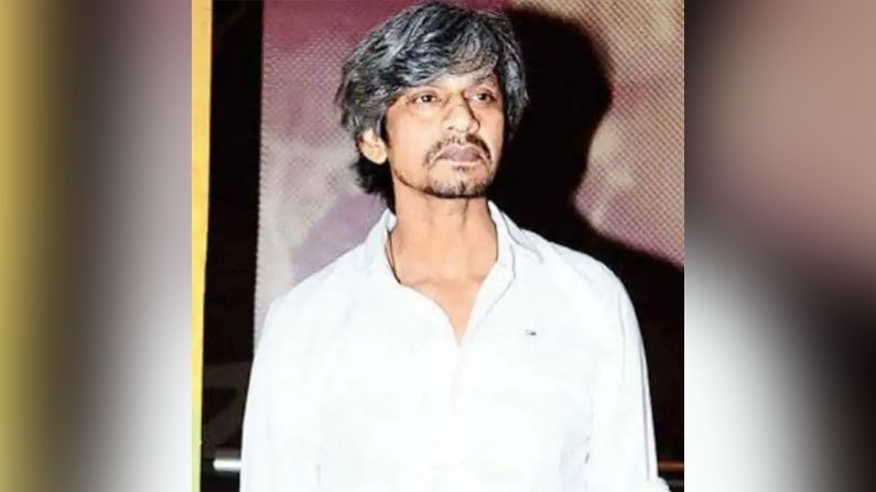 વિજય રાજ (Vijay Raaz): વર્ષ 2005માં દિવાના હુએ પાગલના શૂટિંગ દરમિયાન વિજય રાજને અબુ ધાબી પોલીસે ડ્રગ્સ સાથે પકડ્યો હતો. આ દિવસોમાં વિજય રાજ ફિલ્મોમાં ભાગ્યે જ જોવા મળે છે.