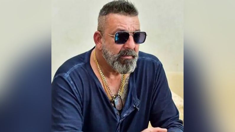 સંજય દત્ત (Sanjay Dutt): સંજય દત્તની વર્ષ 1993માં થયેલા મુંબઈ બ્લાસ્ટ કેસમાં ધરપકડ કરવામાં આવી હતી. સંજયના ઘરેથી AK 56 રાઈફલ સહિત અન્ય ઘણી વસ્તુઓ મળી આવી હતી. આ કેસમાં સંજયે જેલ અને કોર્ટના ઘણા ચક્કર પણ લગાવ્યા હતા.