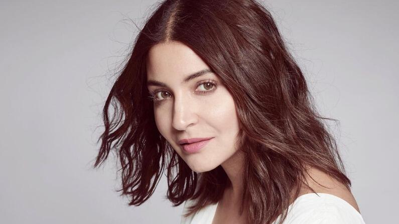 અભિનેત્રી હોવા ઉપરાંત અનુષ્કા શર્મા (Anushka Sharma) ના ઘણા બિઝનેસ છે. અનુષ્કા કપડાની બ્રાન્ડ 'નુશ' ની માલિક છે. આ સાથે તે પોતાના ભાઈ સાથે એક પ્રોડક્શન હાઉસ પણ ચલાવે છે.