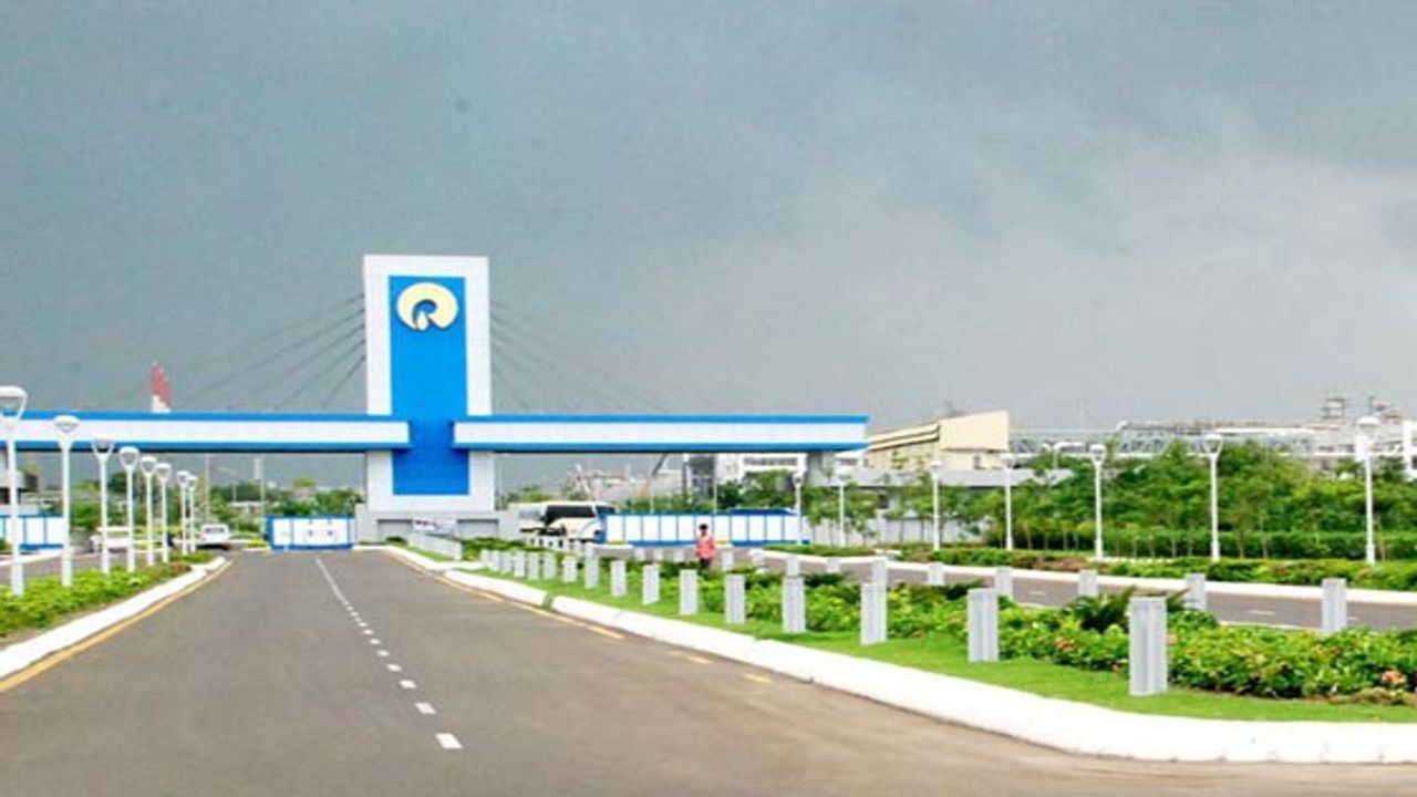 JAMNAGAR ગ્રીન એનર્જી ક્ષેત્રમાં રિલાયન્સનો પ્રવેશ, ધીરુભાઈ અંબાણી