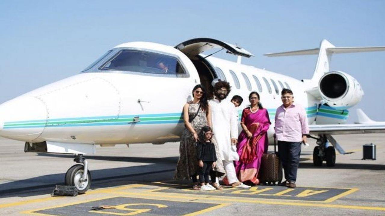 Adani vari Private Jet lo KCR vaari Gudi yenaka naa saami veshalu -  Discussions 