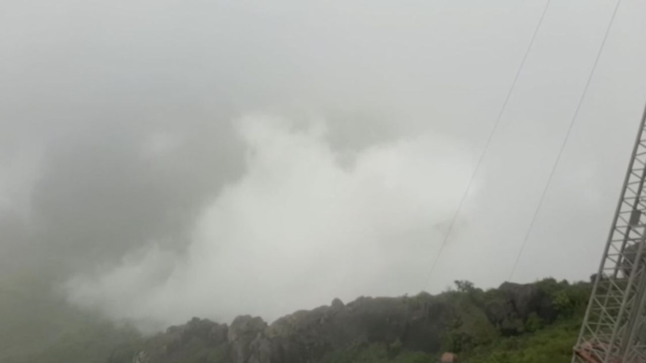 The ropeway to Girnar has been closed again today in Junagadh