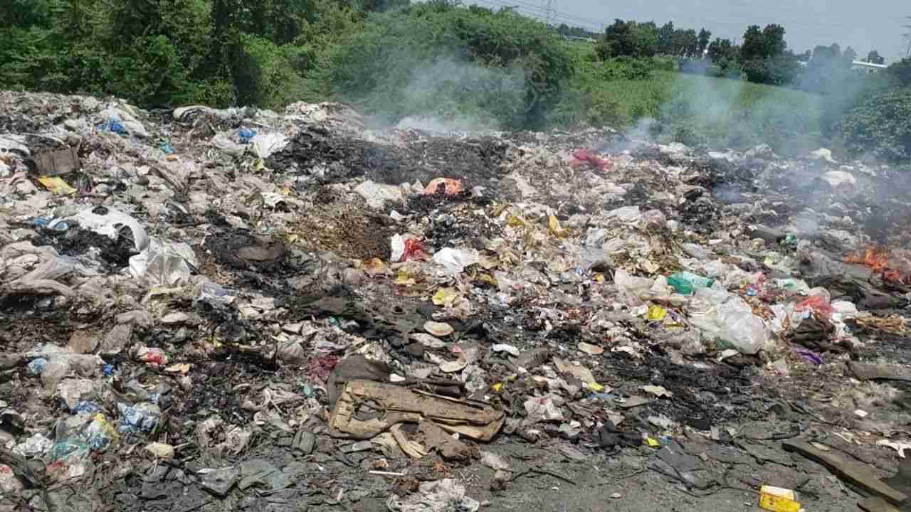 Kamrej : પારડી નજીકની પાંજર ખાડી નજીક ઠલવાતો કચરો સ્થાનિકોના આરોગ્ય