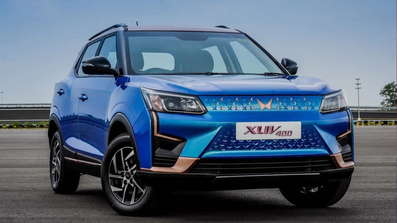 ભારતની અગ્રણી SUV ઉત્પાદક મહિન્દ્રા એન્ડ મહિન્દ્રાએ ઇલેક્ટ્રિક કાર XUV400ની પ્રો રેન્જ લોન્ચ કરી છે. આ કારને ત્રણ નવા વેરિઅન્ટમાં લોન્ચ કરવામાં આવી છે. આ કારનું બુકિંગ શરૂ થઈ ગયું છે. કારની ડિલિવરી 1 ફેબ્રુઆરી, 2024થી શરૂ થશે.