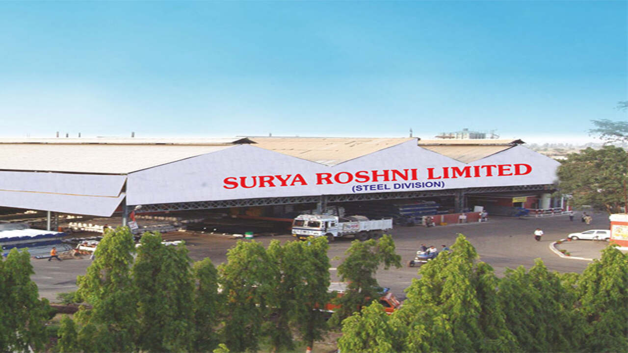 Surya Roshni Ltd : કંપનીનો બુધવારે શેર 0.60 ટકા વધીને રૂ. 775 પર બંધ થયો હતો. સ્ટોકમાં એક મહિનામાં 50 ટકા, એક વર્ષમાં 200 ટકાનો વધારો થયો છે. કંપનીએ એક્સચેન્જને જણાવ્યું કે તેને ઓડિશા અર્બન ઈન્ફ્રાસ્ટ્રક્ચર ડેવલપમેન્ટ ફંડમાંથી રૂ. 72 કરોડનો ઓર્ડર મળ્યો છે.